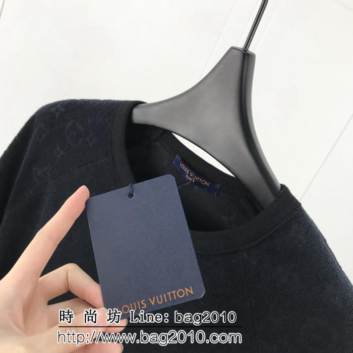 LV路易威登 19ss春夏新款 經典老花logo 暗紋壓花 黑色純棉短袖 男女同款 ydi1811